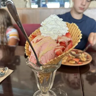 Berry Sweet Sundae
