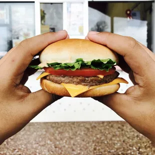 Best cheese burgers in town!!..