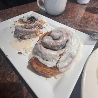 4 Cinnamon Buns