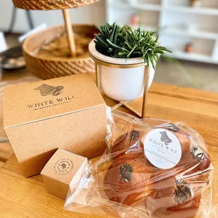 An Pan, Strawberry Mille Crepe Cake, Macaron