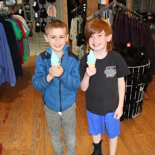 These youngsters love a home made ice cream!