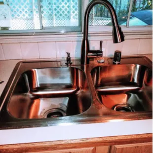 Kitchen Sinks (Looks Nice!!)