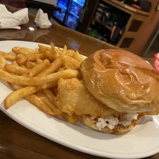 Cod sandwich, stocked bar, nice atmosphere