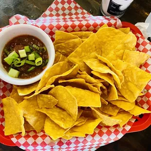 Chips &amp; salsa.