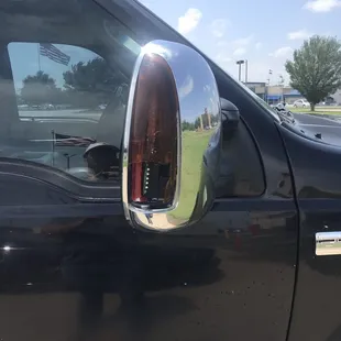 broken mirror! horrible car wash!