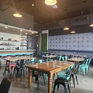 Lunch crowd on a Wednesday