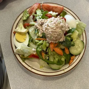 Slim Lime with tuna salad and fixings.
