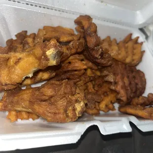 Absolutely trash this location clearly have workers that&apos;s don&apos;t care my entire order was wrong and burnt!!