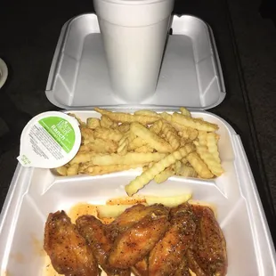 Great wings and the lemonade i love it