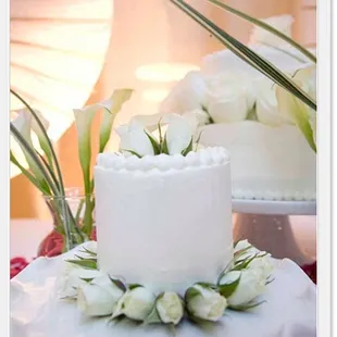 White rose wedding cake