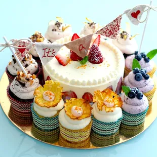 Baby shower cake with banner