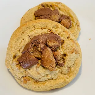 Reese&apos;s pieces peanut butter cup cookies