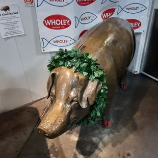 No way they painted her nails. Lol