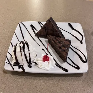 Our Most Popular Dessert
Brownie With Ice Cream!!