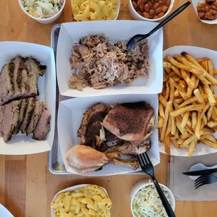 Pulled pork/ chicken/ Tri-Tip/ Cajun fries/ mac&amp;cheese /coleslaw /Boston Beans
