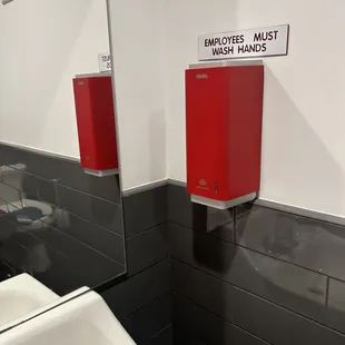 Restroom  smell good and very clean