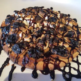 Peanut Butter S'More Pizza