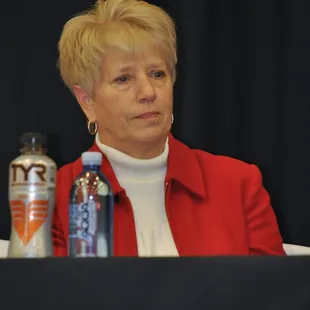 Womens&apos; basketball legend Linda Hargrove!