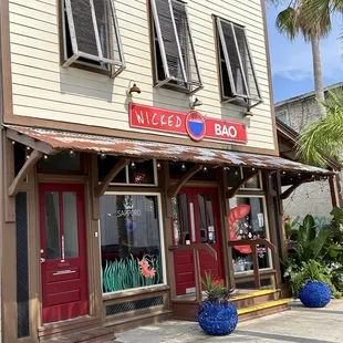 \ (*‿*) / Hanging out in Fernandina Beach this afternoon for #HappyHour 4-6. *:｡ﾟ Happy Taco Tuesday! *:｡ﾟ