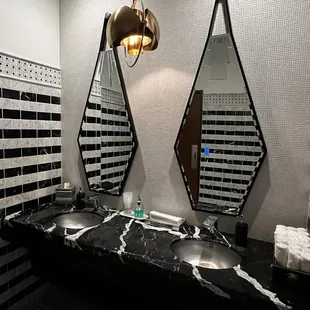Men&apos;s bathroom (in the hotel lobby)