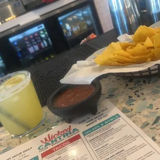 CHIPS & SALSA