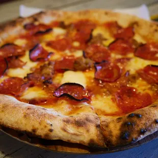Meat Lover 's Pizza