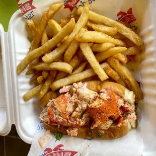 Maine Lobster Roll