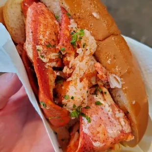 Maine Lobster Roll with butter