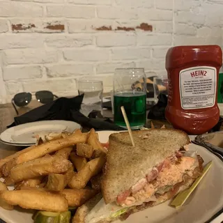 Salmon BLT