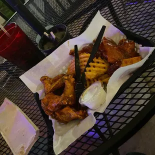 Texas Wings w/ Fries