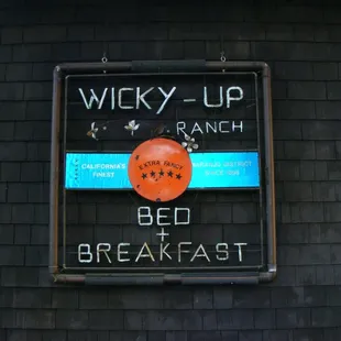 Wicky Up Ranch Bed and Breakfast - Signage