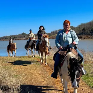 Widowmaker Trail Ride along shores of Grapevine Lake.