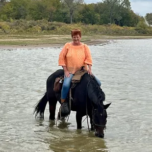 Fun riding w/David Alexander's "Widowmaker Trail Horses" on shores of Lake Grapevine.