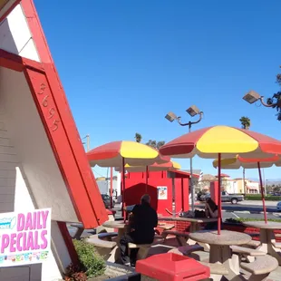 All-Outdoor Dining Area