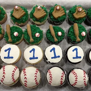 Baseball cupcakes