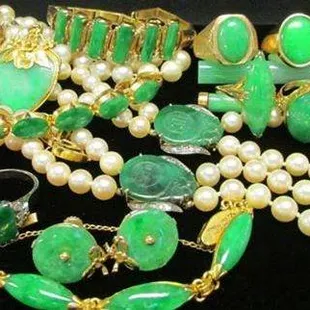 Vintage Jade by Aloha Memorabilia