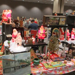 Holiday Wiki Wiki glows with vintage blow mold Santa &amp; Snowmen.