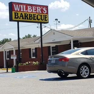 Wilbur&apos;s Signage from Hwy 70