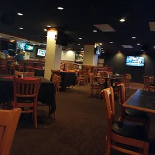 Decent bar with good food