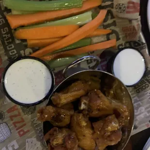 8 Traditional Wings (hot Buffalo sauce)