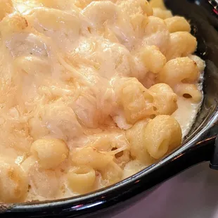 Mac and cheese close up