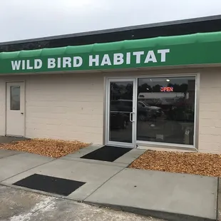 North Lincoln location at 4900 Dudley Street just 2 blocks south of N 48th &amp; Holderge