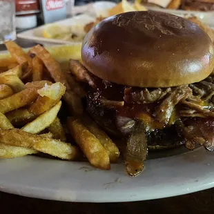 2 little piggys burger with fries.