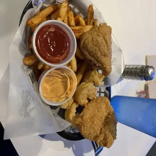 4 Shrimp &amp; 2 Catfish Basket with fries