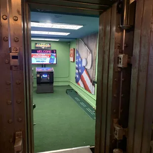 Golf room