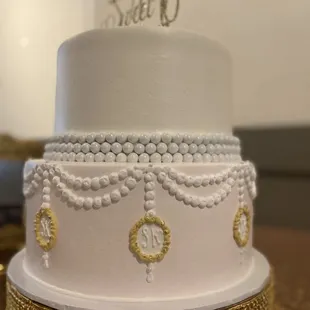Sweet 16 cake