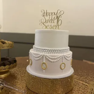 Sweet 16 cake
