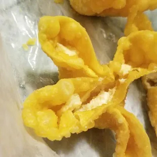 Inedible, flavorless, &amp; barely filled crab rangoon