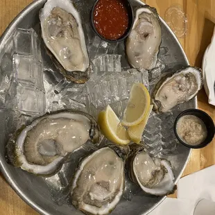 1/2 dozen oysters