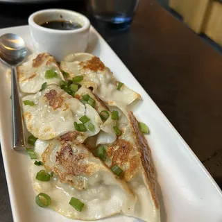 6 Chicken Potstickers